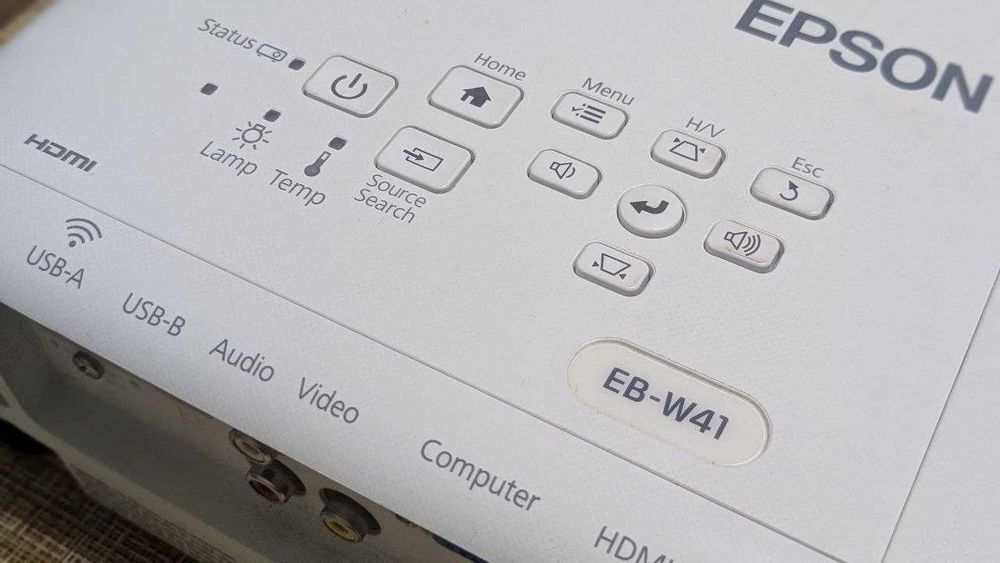Проектор Epson EB-W41 в идеальном состоянии
