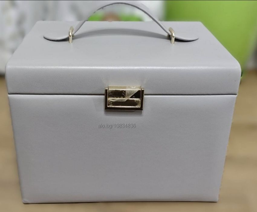 Голяма кутия за бижута от PU кожа с огледало - 4 нива, кадифена подпла