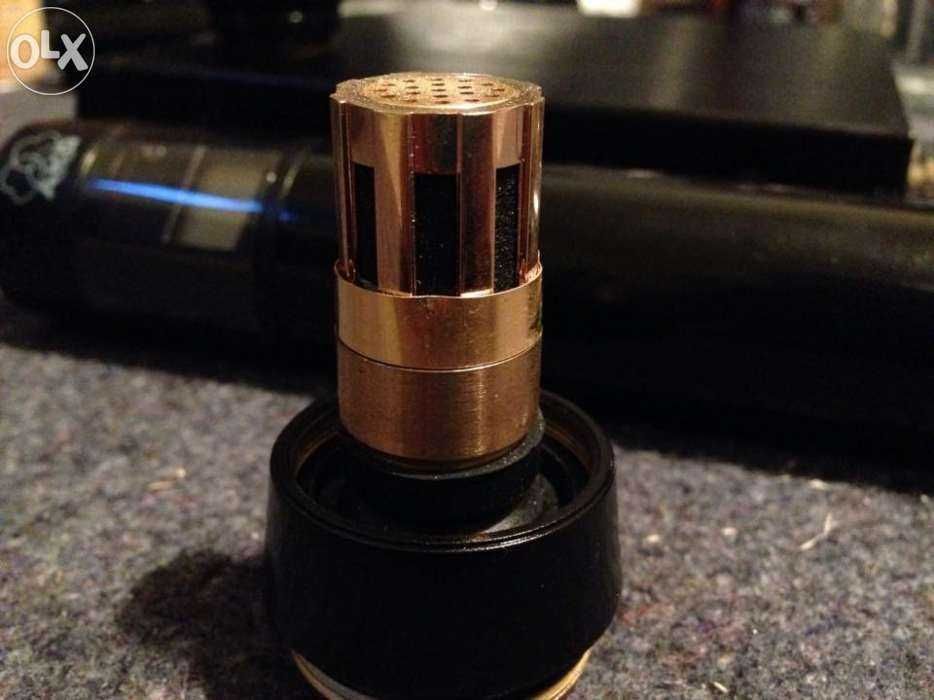 Microfoane wireless(fara fir)AKG HT4000 cu receptor SR4000