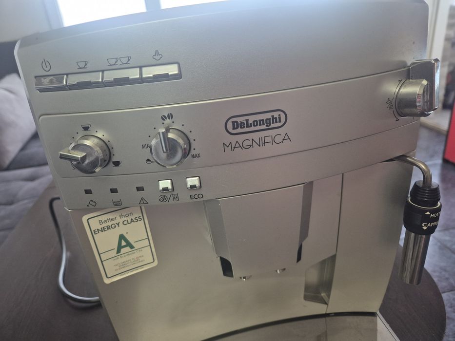 Кафеавтомат Delonghi magnifica