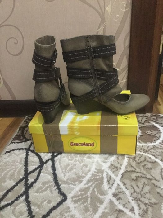 Туфли-сапожки продам