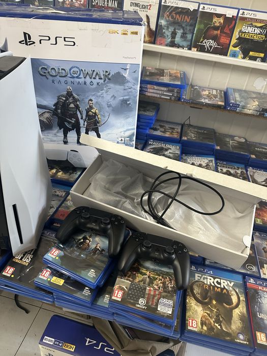 PlayStation 5 cu disk God of War Impecabil, Full Box, Garanție 30 Zile