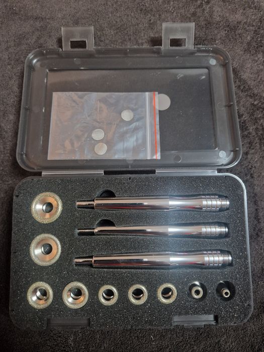 Set capete microdermabraziune cu diamante și cartuse microneedling