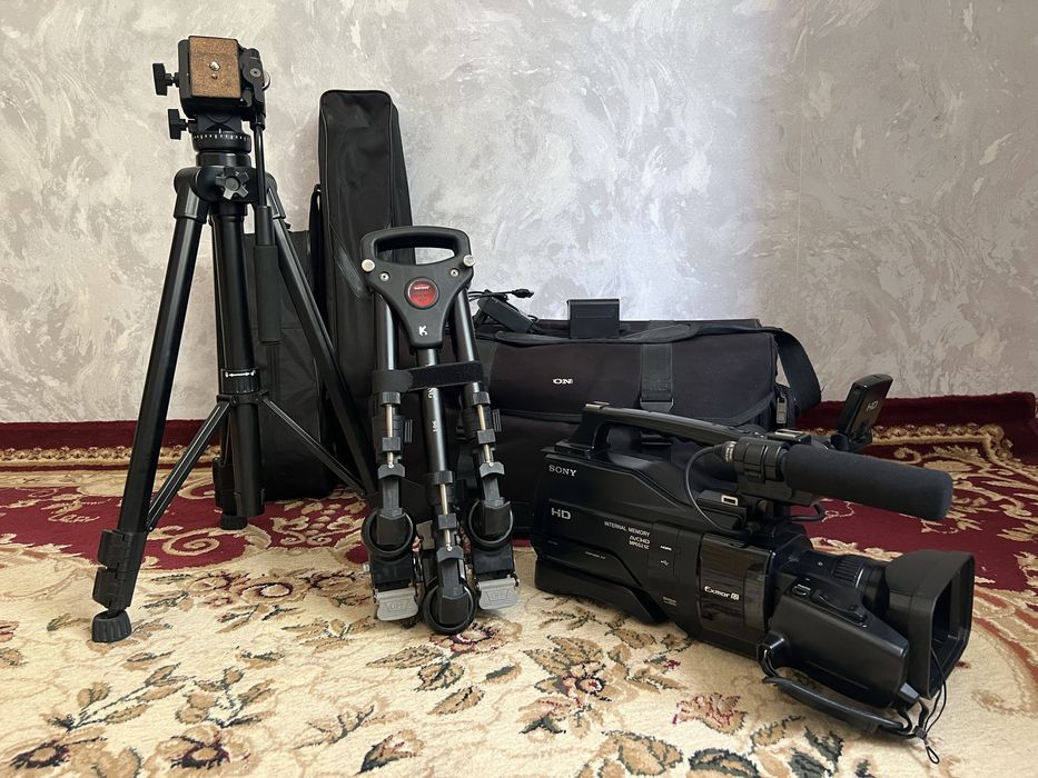 Видеокамера Sony 1500