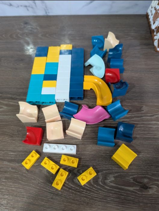 Vând set cuburi lego