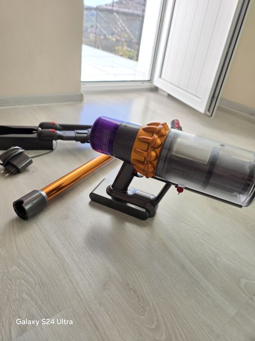 Dyson V15  detect