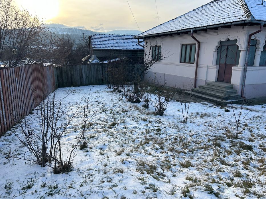 Casa + teren oras Comanesti 2300m2 -  Comision 0