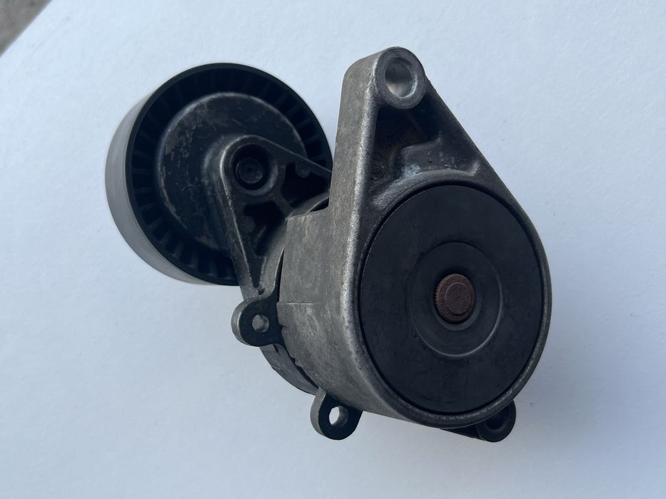 Бмв М54  Натяжитель ремня