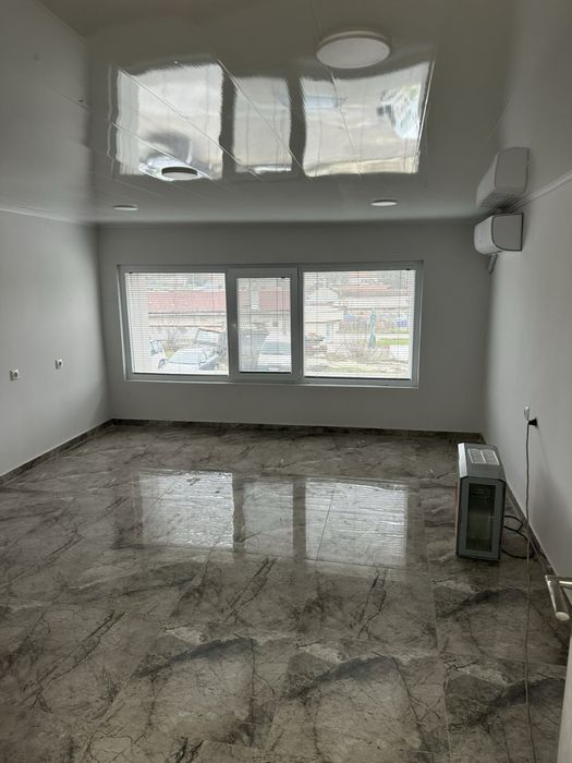 Отдавам под наем самостоятелен етаж за бизнес дейност