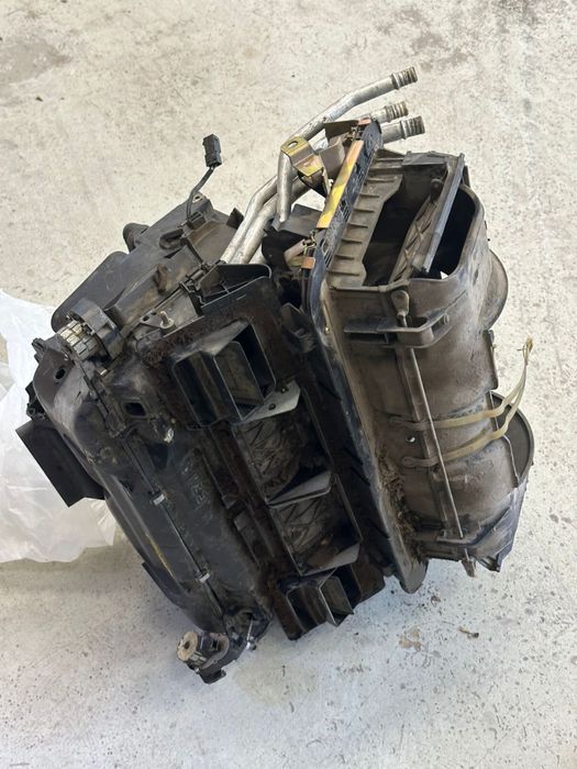 Корпус печки е34  с радиатором