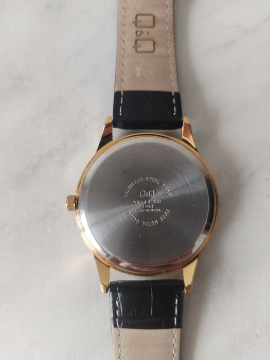 Продам часы мужские наручные