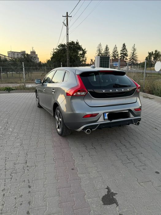 Volvo v40 R-Design