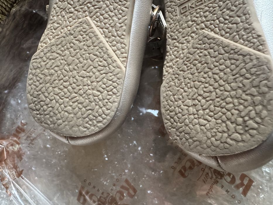 Златисти обувки Окайди и маратонки nelli blue 34