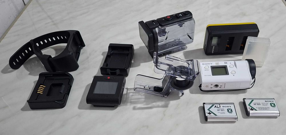 Action Cam 4K SONY FDR-X3000 cu Wi-Fi® şi GPS