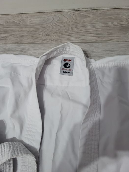 Продам костюмы каратэ