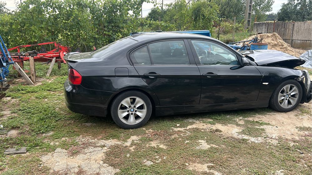 Dezmembrez bmw e90 2.0 163 cp