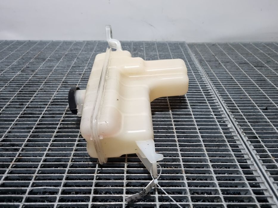 Vas expansiune Toyota Rav 4 IV 2.0 Diesel - 124CP 1998CC (1492)