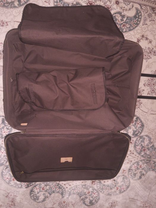 Продаю Чемодан Б/у