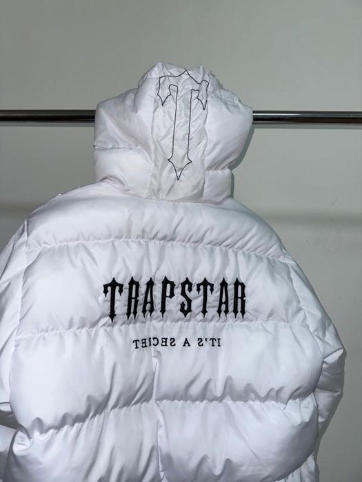 Geaca Trapstar (Alb , Negru Lucios)