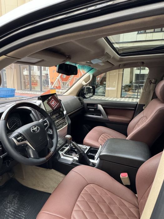 Tayota Land cruiser 200