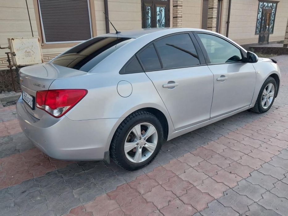 Шевралет Круз 1.8 автомат