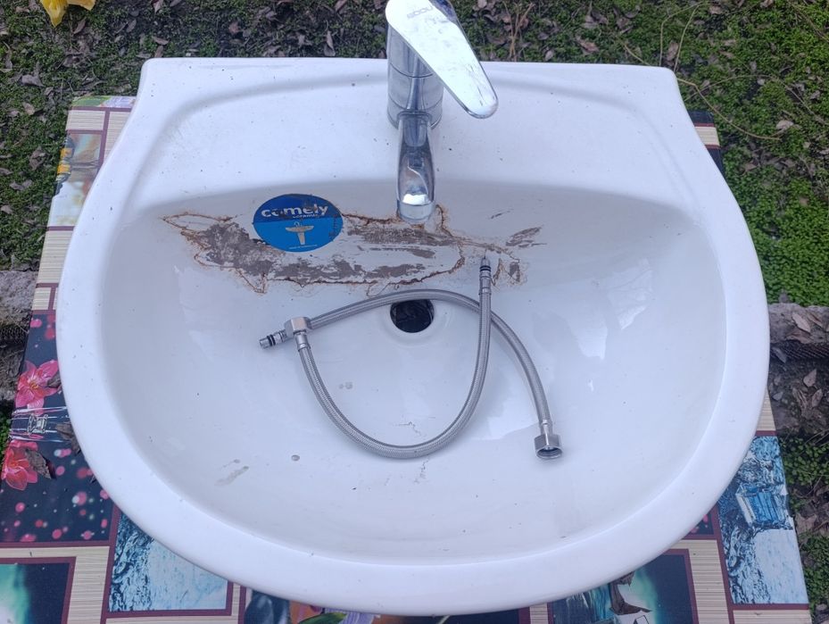 Продам раковину со смесителем