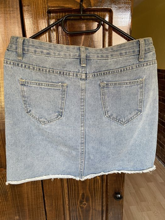 Fusta blugi marimea L !