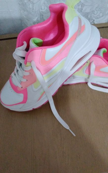 маратонки и  обувки