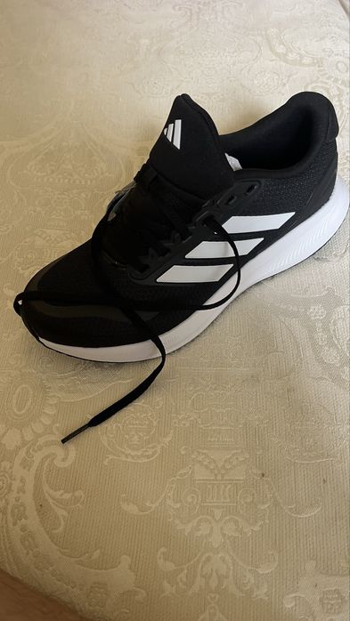Кроссовки Adidas 39 размер новые,оригинал