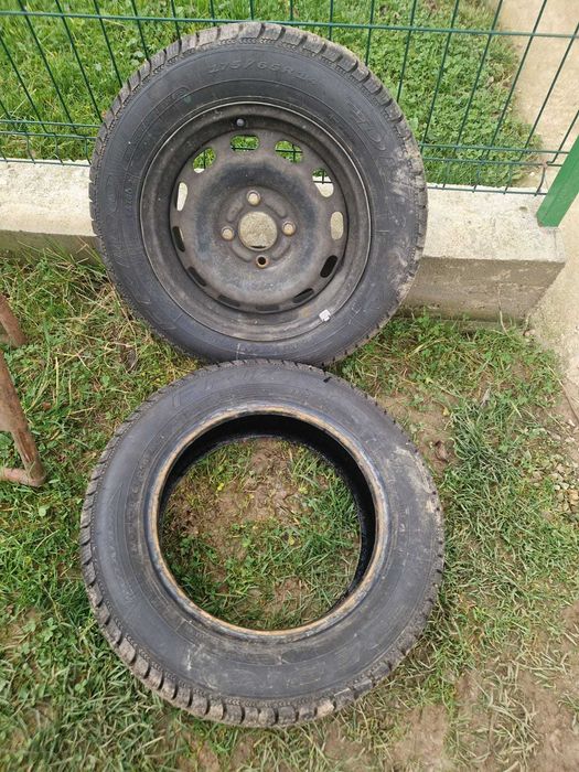 Vand 2 cauciucuri 175/65/R14 82T