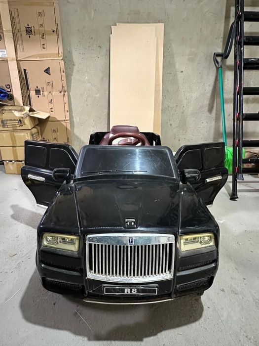 Электромашинка Rolls Royce