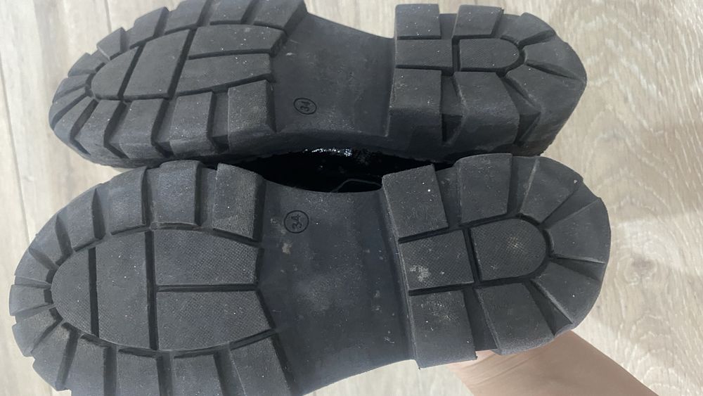 Туфли на девочку 34