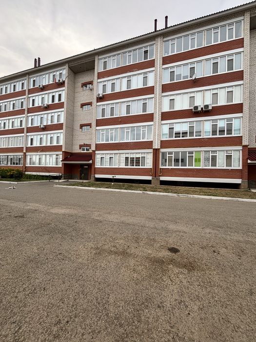 Продам трехкомнатную в 10 микрорайоне