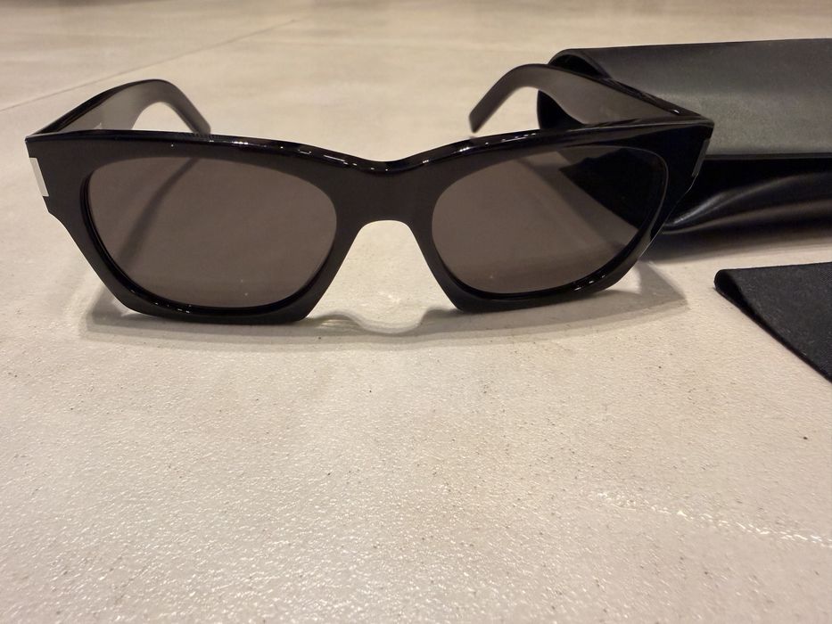 Оригинални слънчеви очила Saint Laurent SL 402 001 – Черни | Перфектно състояние