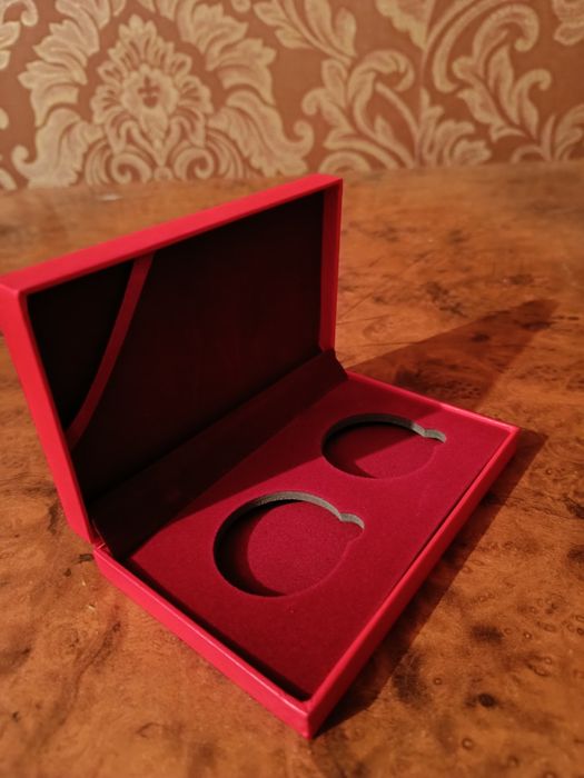 Футляры для монет