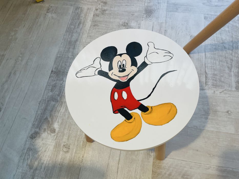 Masa cu 2 scaune pictate  manual