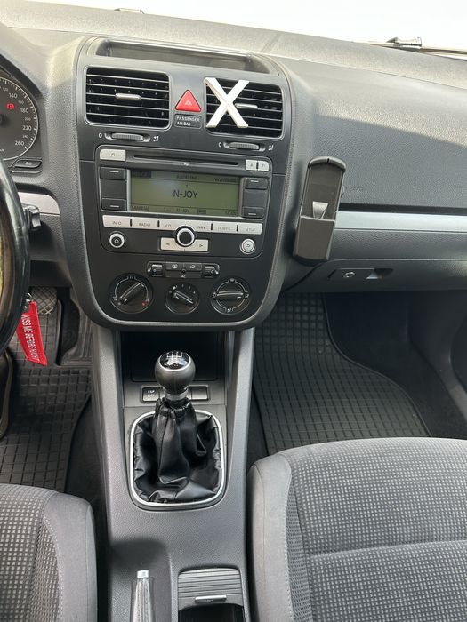 Бартер/Продавам VW Golf 5 Variant 1.9 TDI BLS 105к.с. – 2008г.