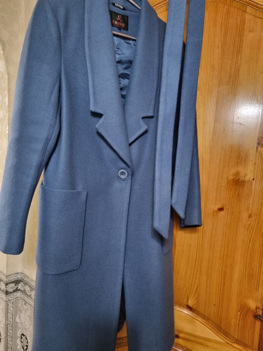 Продам пальто  весну и осень