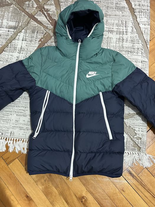 Яке на Nike.