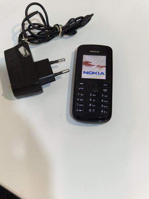 Telefon Nokia cu butoane cu încărcător original
