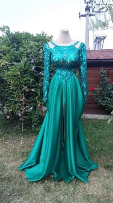 rochie de seara smarald  paiete | spate gol | trena | slit | designer local | marime s