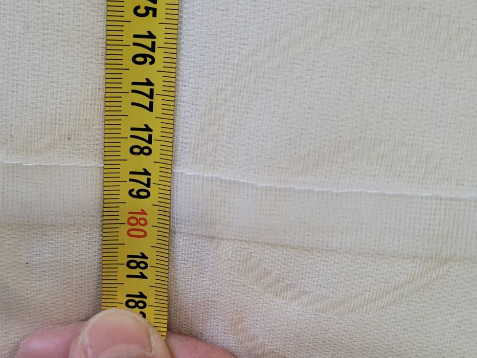 Тюли капроновые две штуки.