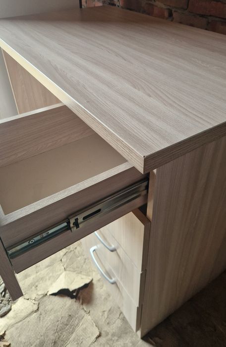 Продам письменный стол