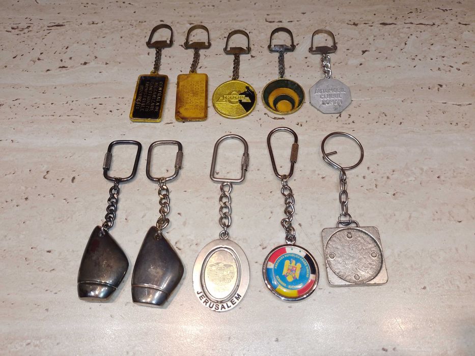 Brelocuri diverse anii ”60 - ”70