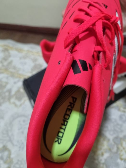 Yangi Adidas Predator Club TF