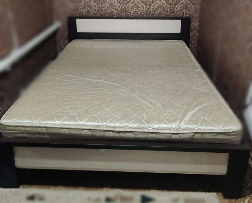 Продам кровать двух спальную