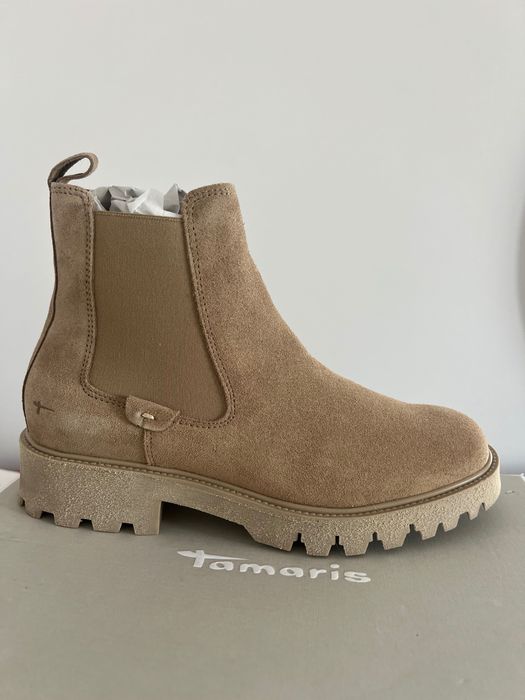 Велурени боти на Tamaris