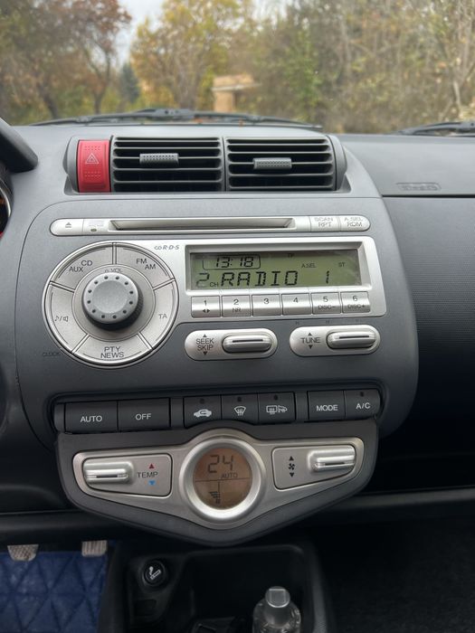 Honda Jazz лек автомобил