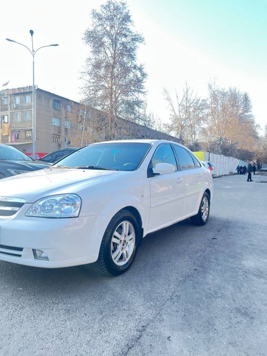 Lacetti механика сотилади!