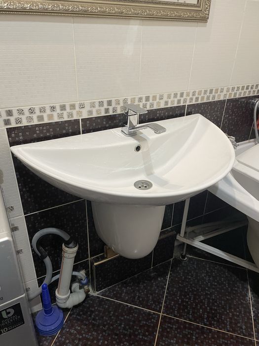 Раковина подвесная б/у